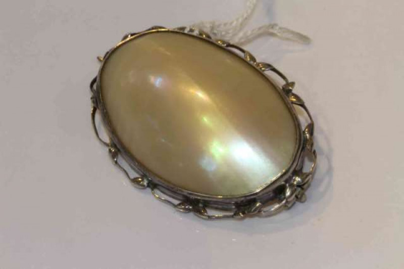 Mother of pearl brooch