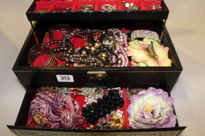 Box of jewellery