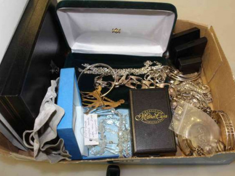 Box of jewellery