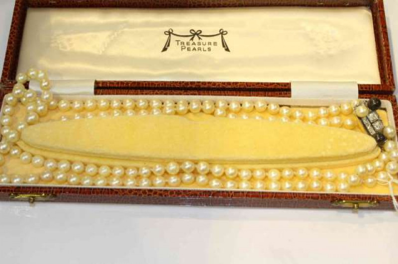 Cultured pearl double strand necklace with white gold and diamond clasp