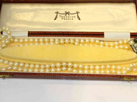 Cultured pearl double strand necklace with white gold and diamond clasp