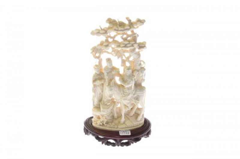 Chinese ivory figure group, early 20th Century