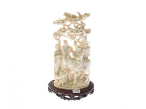 Chinese ivory figure group, early 20th Century
