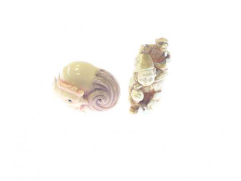 Japanese ivory netsuke, signed chicken and a vintage marcasite compact...