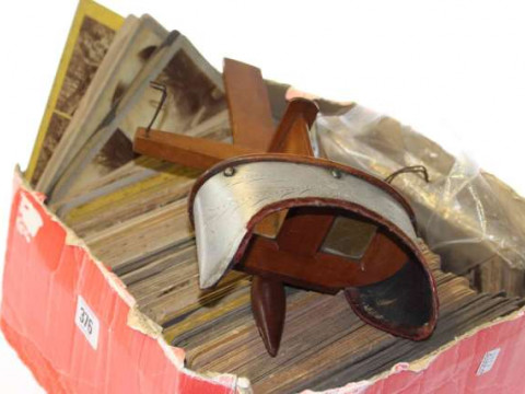 Stereoscopic viewer and cards