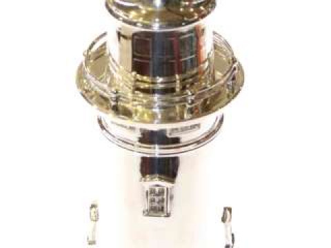 Lighthouse-form cocktail shaker