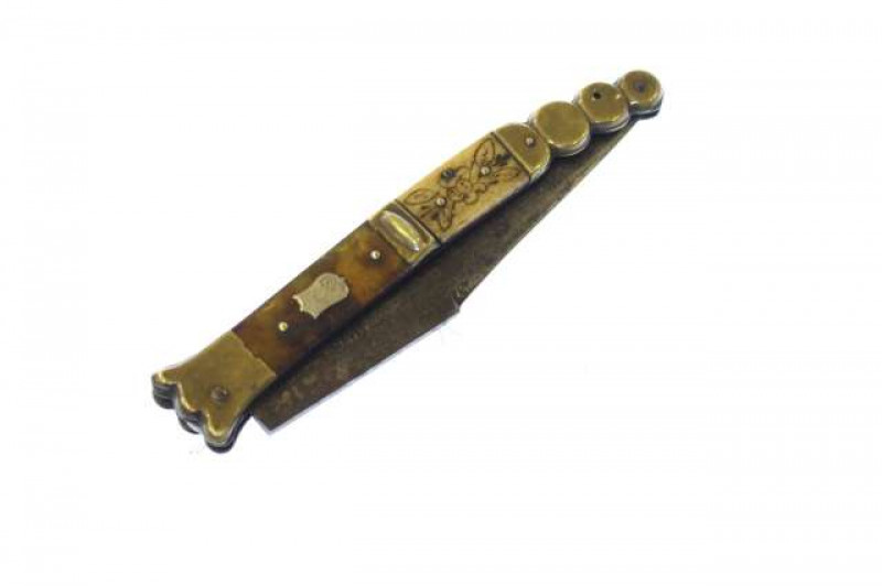 Folding knife, the blade signed Beauvoir