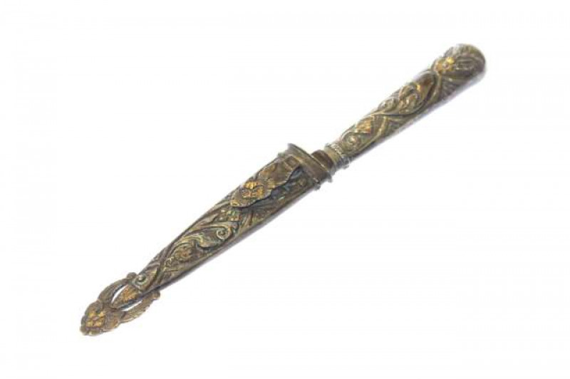 Ornate fighting knife