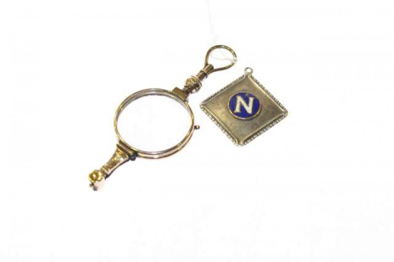 Lorgnette, French purse and silver and enamel medal (3)