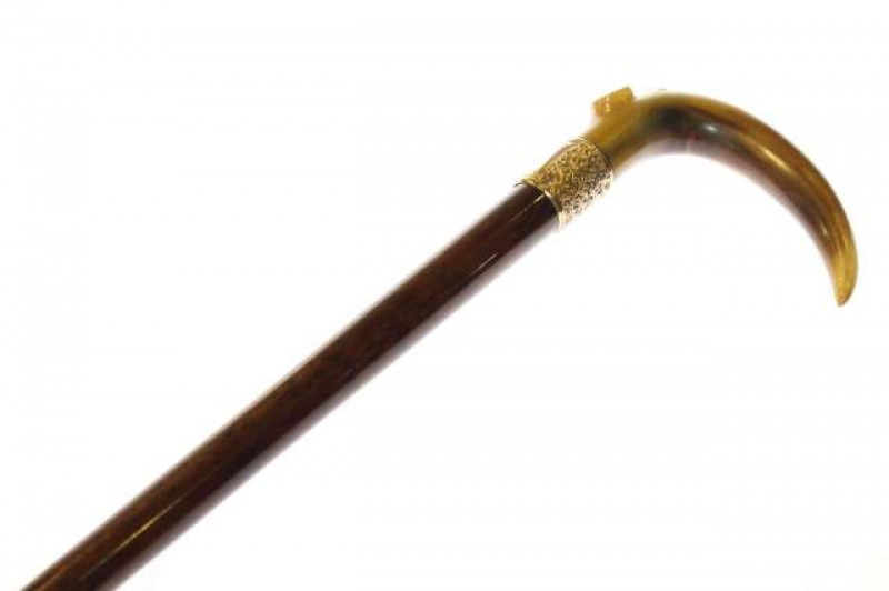 Horn handled cane with collar stamped 18CT