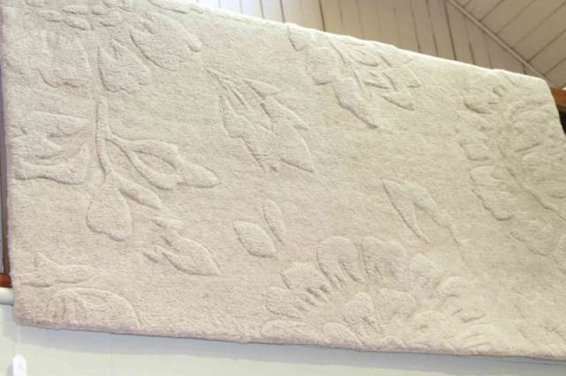 Laura Ashley rug with a neutral ground 1.75 x 2.40