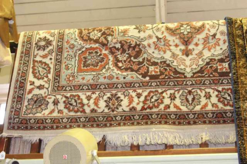 Border carpet with a white ground 2.00 x 2.90