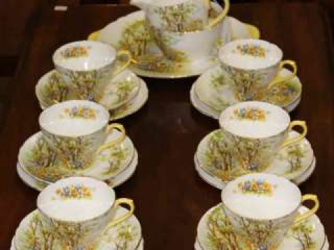 Shelley 'Daffodil Time' twenty-one piece tea set