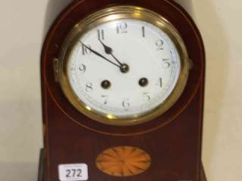 Edwardian inlaid mahogany arch-top mantel clock with two-train movement