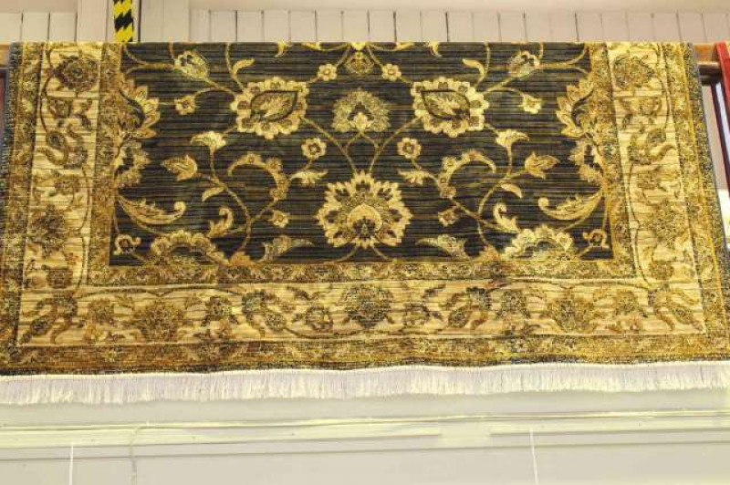 Ziegler carpet with a blue ground, 2.80m x 2.00m