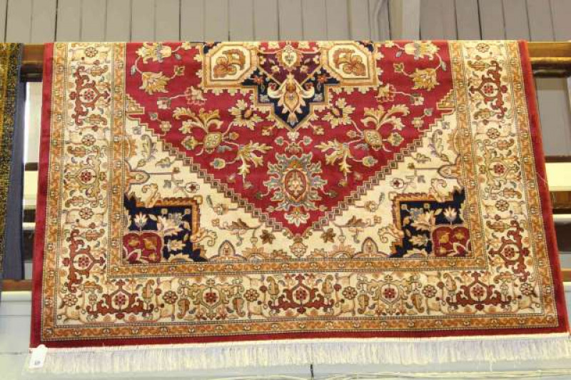 Heriz carpet with a red ground, 2.30m x 1.60m