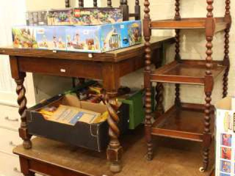 Victorian mahogany extending dining table, mahogany four tier etage, oak...