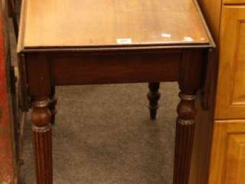 19th Century mahogany Pembroke table on turned fluted legs