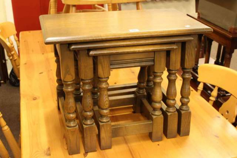 Old Charm nest of three oak turned leg tables