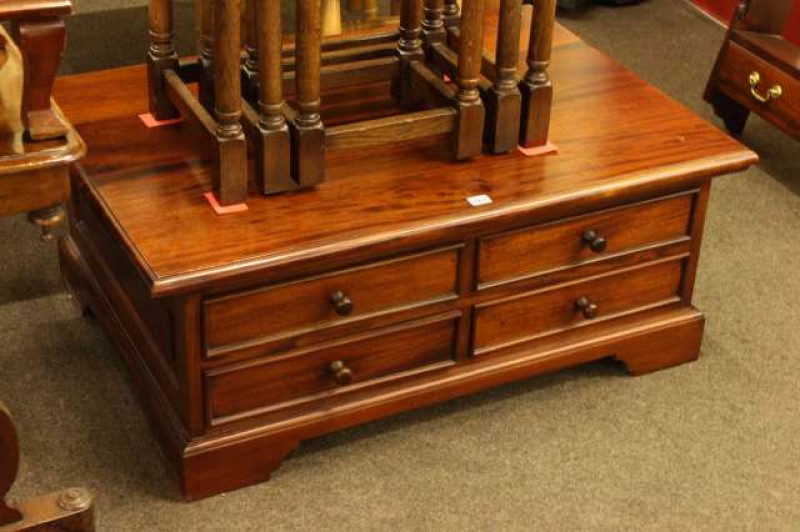 Eight drawer mahogany low centre table