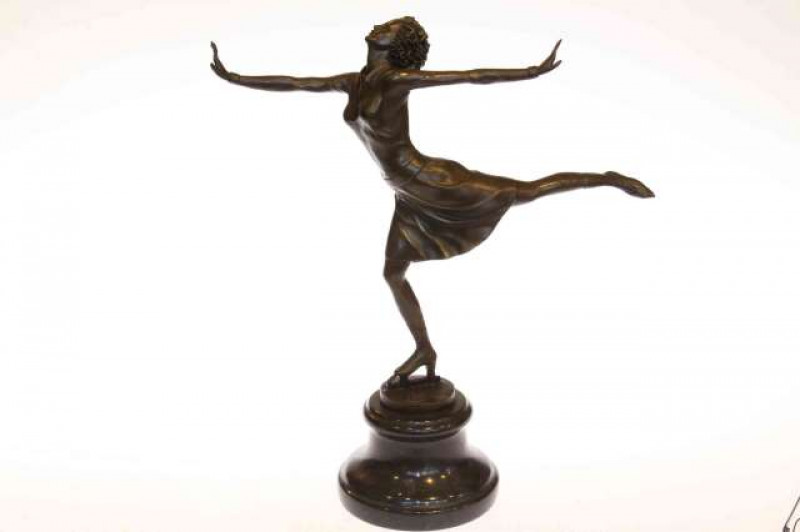 Bronze of female skater