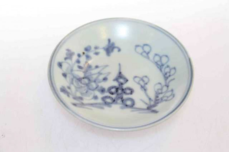 Tek Sing blue and white magnolia small dish