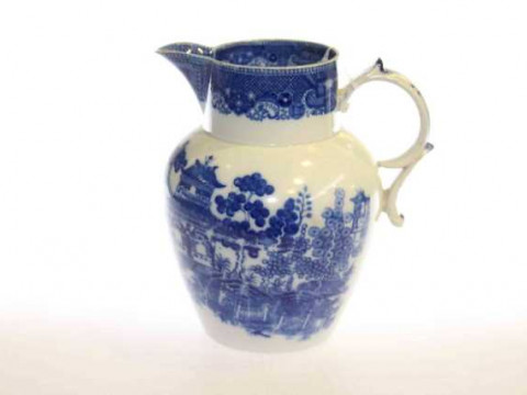 19th Century blue and white chinoiserie jug