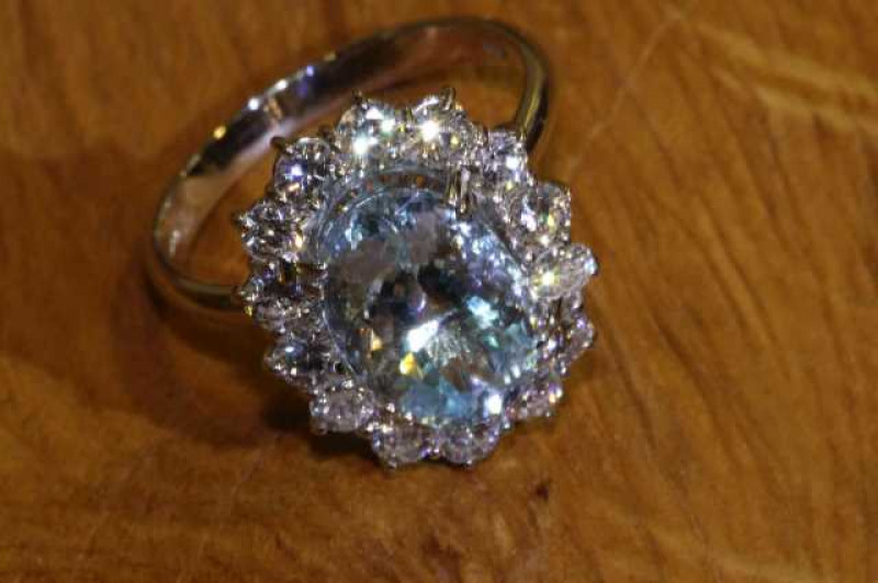 18 carat gold, aquamarine and diamond ring, size M