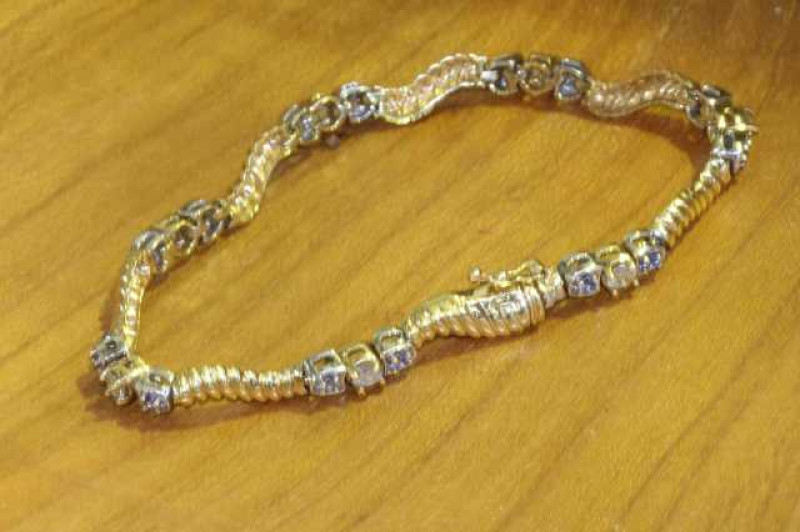14 carat gold, tanzanite and diamond bracelet