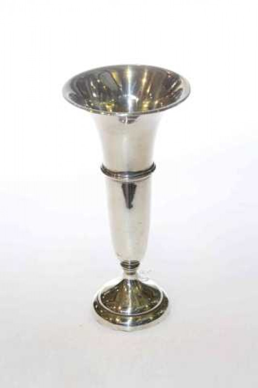 Silver flower vase, Chester 1915