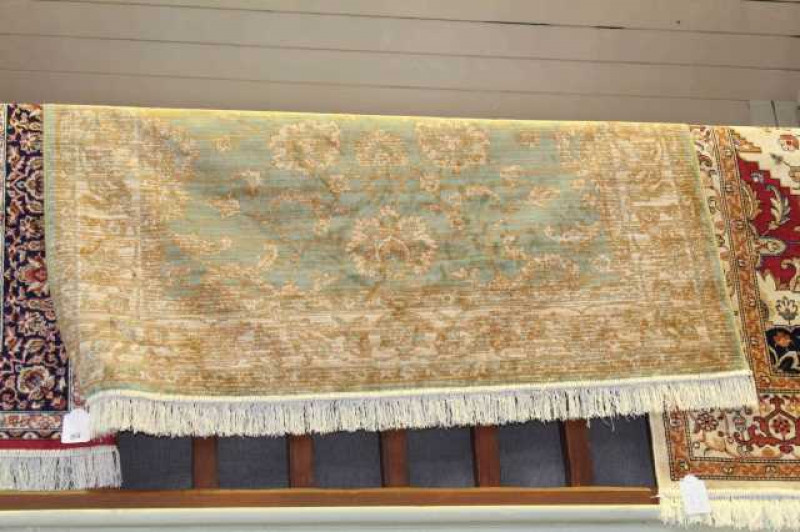 Ziegler rug with a green ground, 1.90m x 1.40m