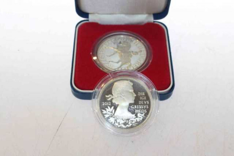 Two 1oz encapsulated silver proof coins 2012, £5 & 1977 silver Jubilee Crown