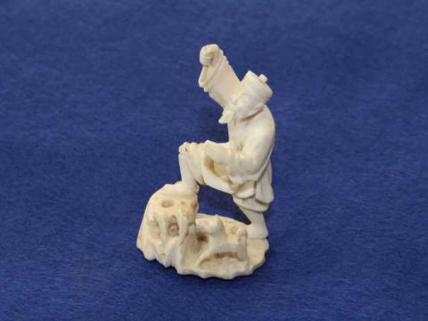 Small Japanese ivory figure