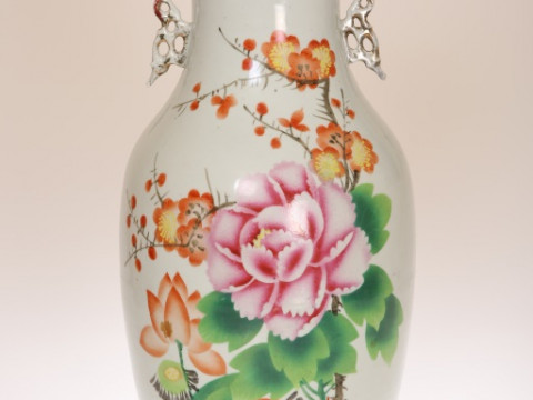 A CHINESE PORCELAIN BALUSTER VASE, POSSIBLY REPUBLIC PERIOD, with pierced...