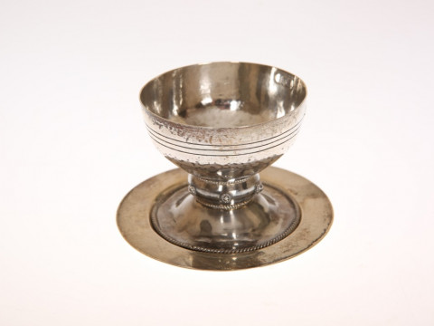 THE ARTIFICER'S GUILD, AN ARTS & CRAFTS SMALL SILVER TRAVELLING CHALICE...