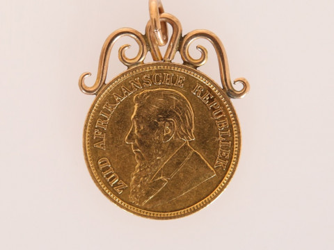 A SOUTH AFRICAN HALF POND, 1895, with pendant mount. Gross 4.8 grams