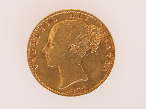 A VICTORIAN FULL SOVEREIGN, 1857.