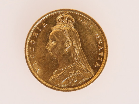 A VICTORIAN HALF SOVEREIGN 1887, with shield back
