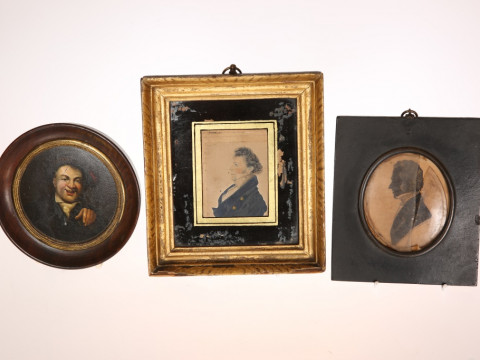 A GEORGIAN PORTRAIT MINIATURE OF A GENTLEMAN, watercolour on paper, in...
