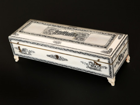 A 19th CENTURY VIZAGAPATAM CASKET, the hinged cover decorated with an...