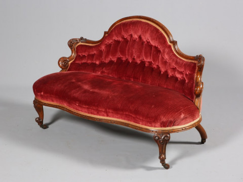 A SMALL VICTORIAN WALNUT AND UPHOLSTERED SETTEE, CIRCA 1870, with button...