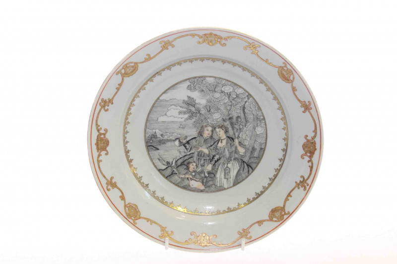 Chinese porcelain plate with en grisaille European ladies, 22.5cm diameter