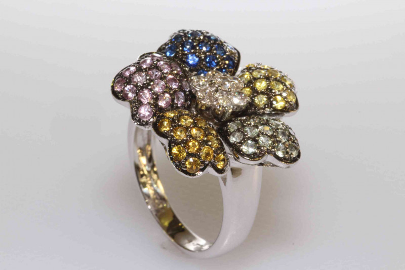 18 carat gold, diamond and sapphire 'flower' cluster ring, size N½