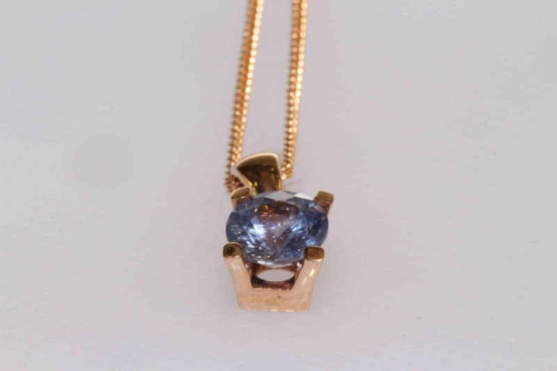18 carat rose gold and round lilac sapphire pendant, sapphire approximately 1.5 carats