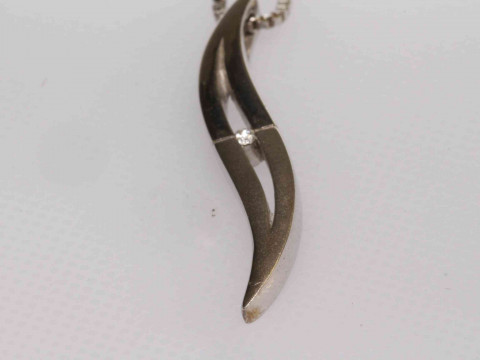 Hot Diamonds necklace, in box