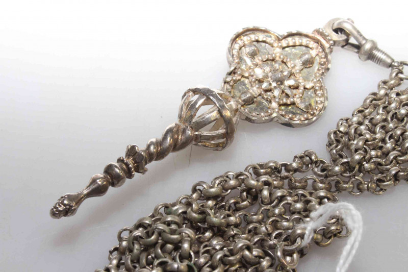 Long watch chain with pendant