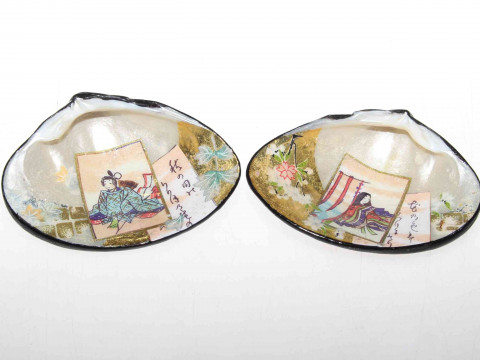 Pair of Oriental shell-form dishes