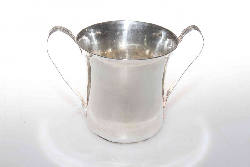 Newcastle silver loving cup, Langlands & Robertson, 1794, (a/f)