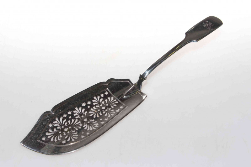 Victorian silver fish slice, Richard Pearce & George Burrows, London 1839, 4.8oz