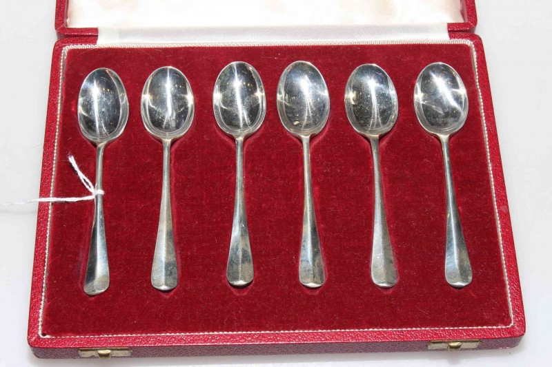 Set of six silver spoons displaying six different town marks, cased